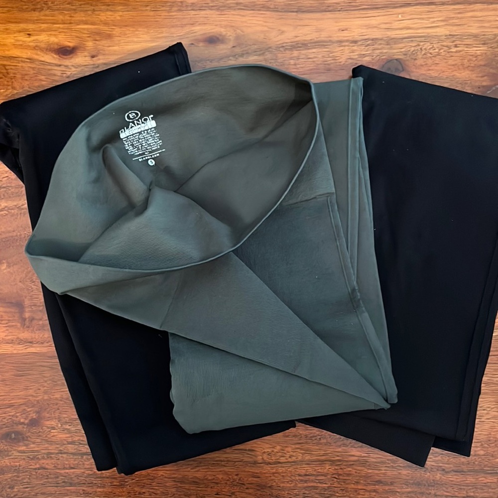 Blanqi Maternity Leggings - 3 pairs total. 2 black and 1 green. Size small.